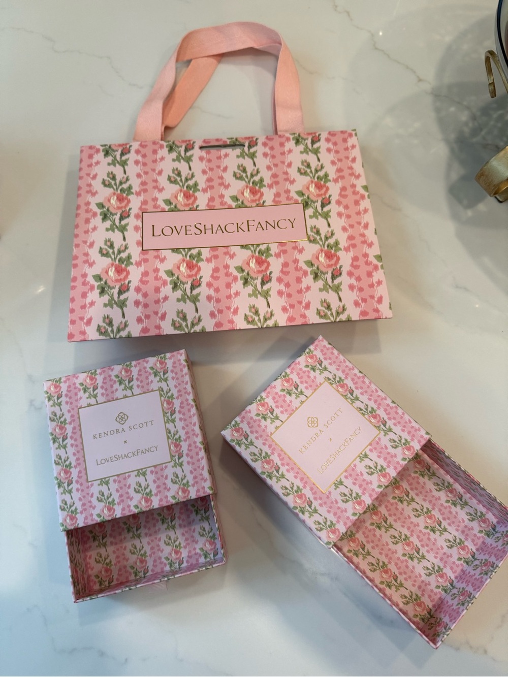 Loveshack Fancy gift wrap set